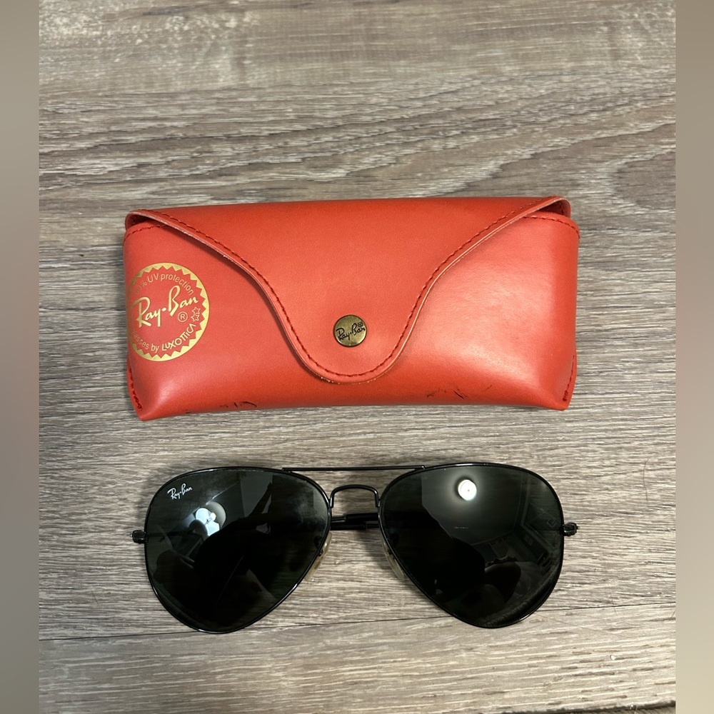 Ray Ban Aviator Black Sunglasses CASE INCLUDED